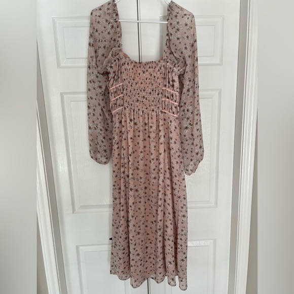 WAYF Blush pale pink long sleeve daisy floral dress size medium - Picture 5 of 9